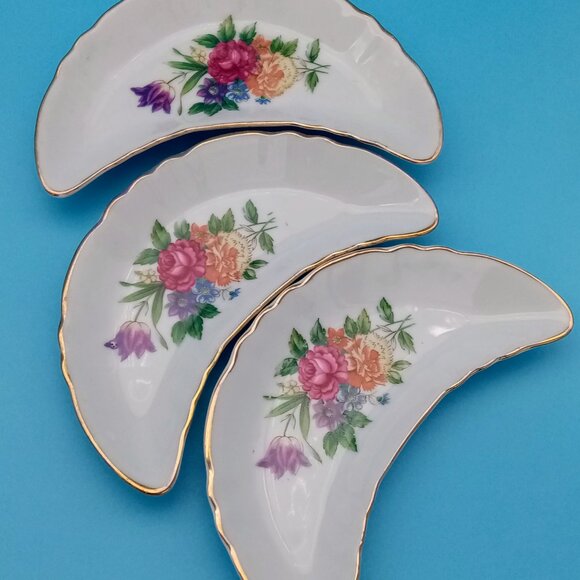 10 Vintage Floral Crescent Bone China Dishes with Gold Trim 1950s Chadwick of Ja - Picture 5 of 7